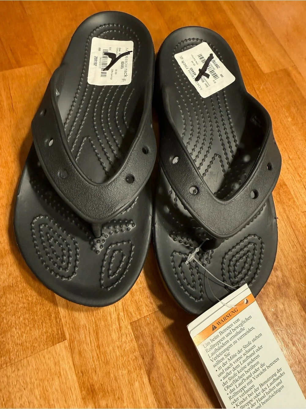 CROCS Women's Black Thong Sandal size 5